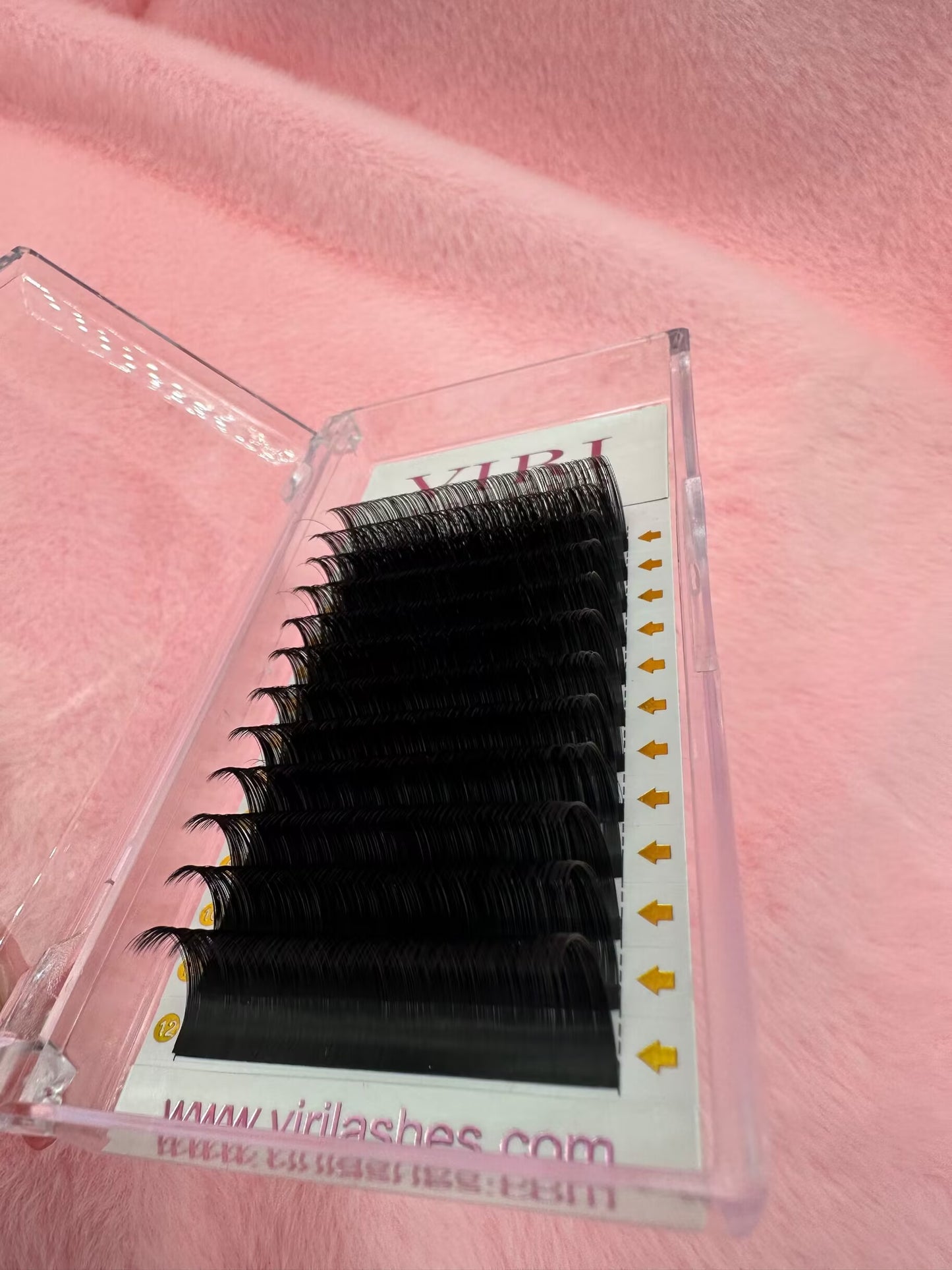 0.05  volume lashes ; dark lashes : cashmere lashes;