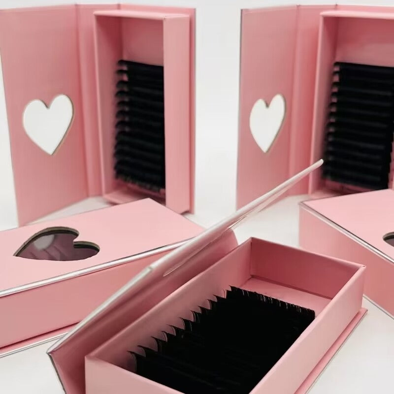 volume lashes ; private custom